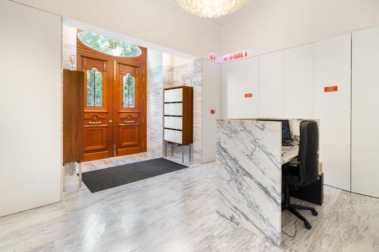 Whome | Av. Da Liberdade Deluxe Apartment W/ S-Pool, Gym & Parking Лиссабон Экстерьер фото