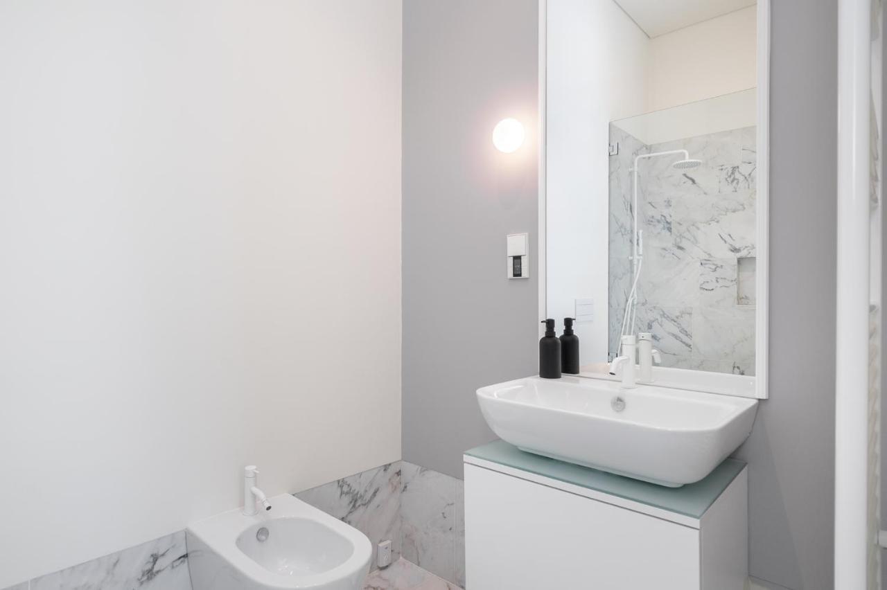 Whome | Av. Da Liberdade Deluxe Apartment W/ S-Pool, Gym & Parking Лиссабон Экстерьер фото